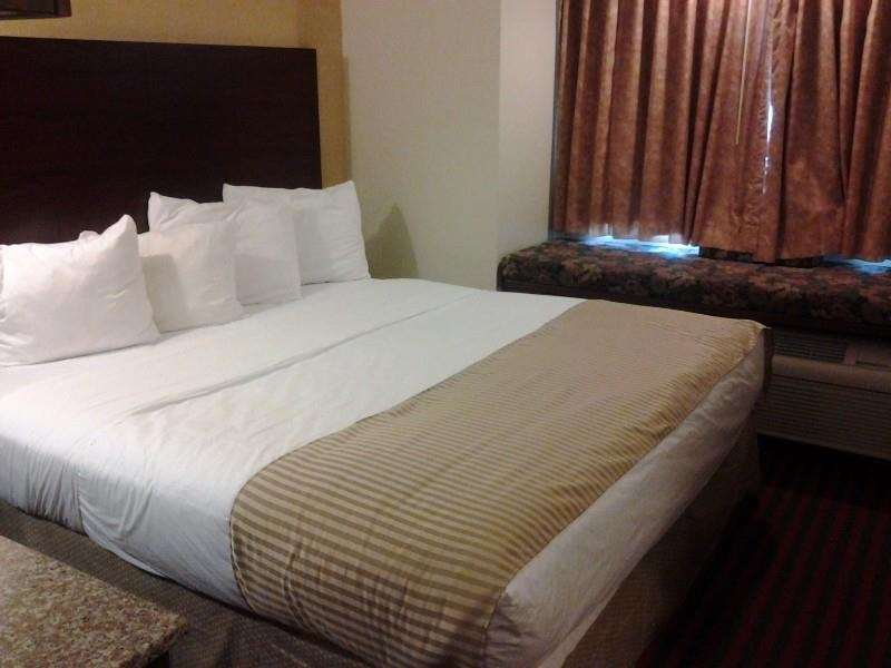 Bridgepointe Inn & Suites Toledo-Perrysburg-Rossford-Oregon-Maumee By Hollywood Casino 노스우드 객실 사진