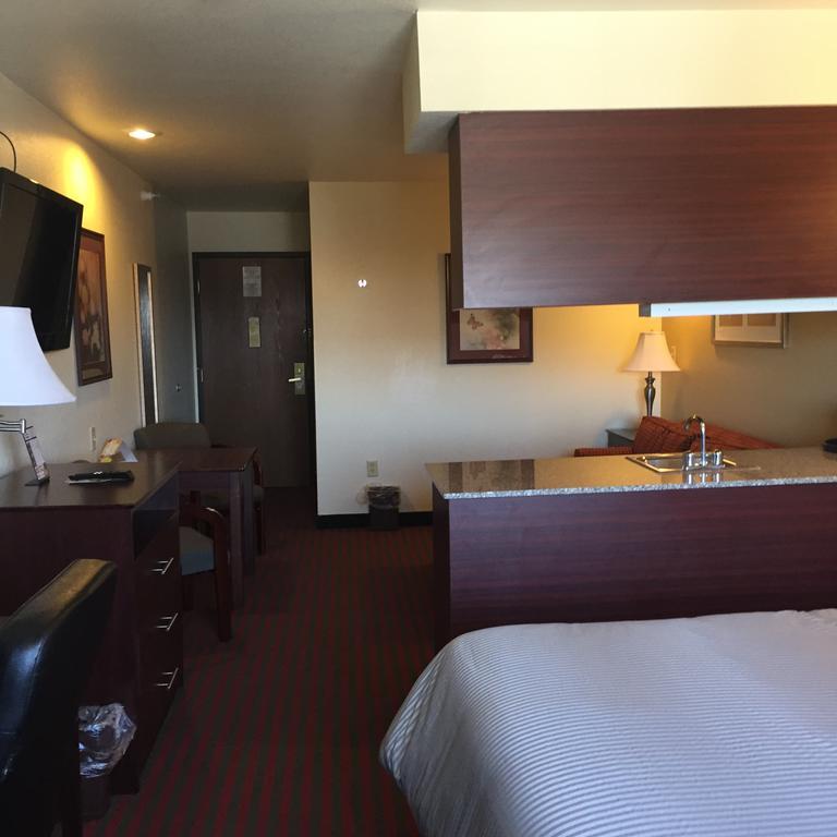 Bridgepointe Inn & Suites Toledo-Perrysburg-Rossford-Oregon-Maumee By Hollywood Casino 노스우드 외부 사진