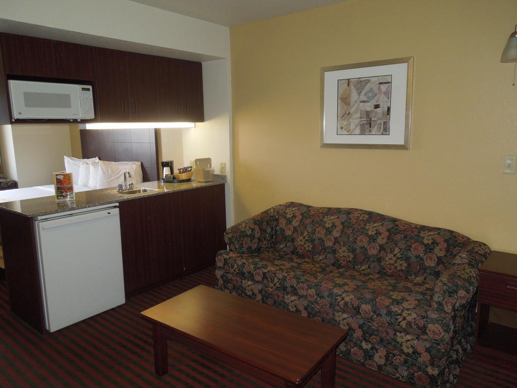 Bridgepointe Inn & Suites Toledo-Perrysburg-Rossford-Oregon-Maumee By Hollywood Casino 노스우드 외부 사진